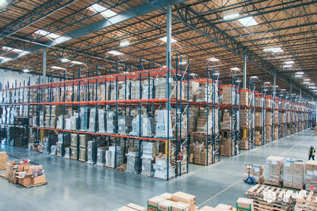 Rows of industrial pallet racks loaded with pallets in an Orlando warehouse